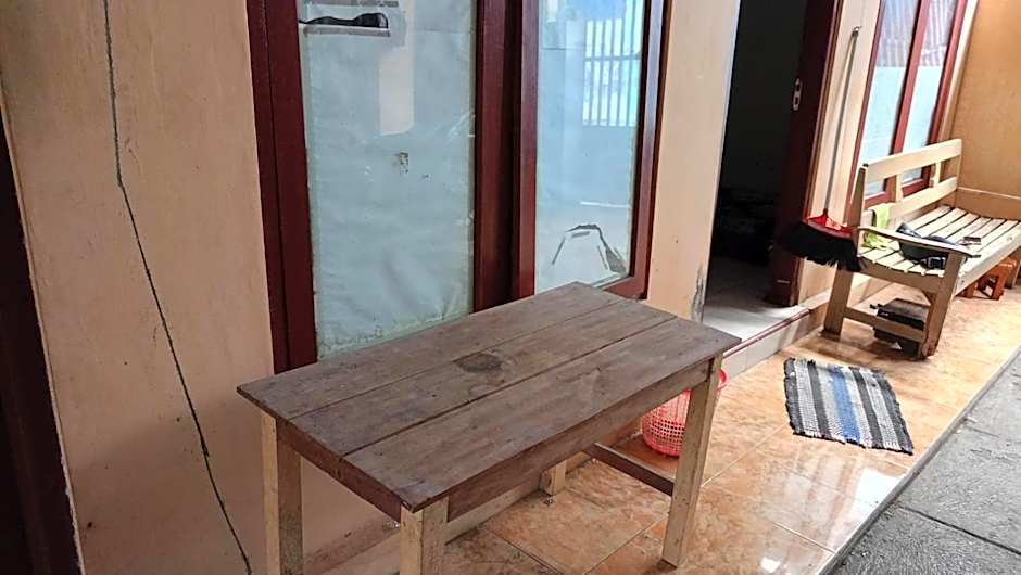 OYO Life 93712 Vanda Family