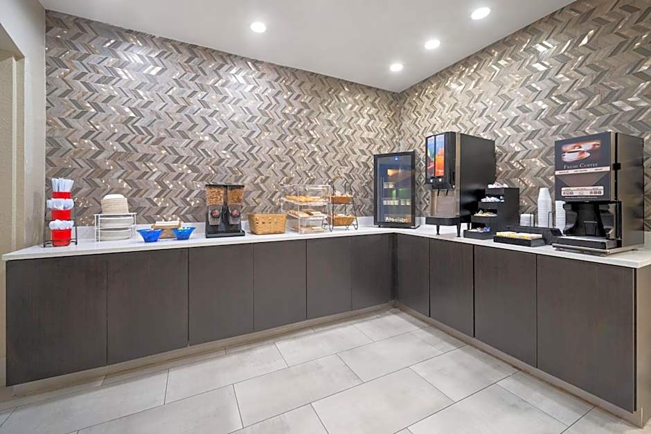 La Quinta Inn & Suites by Wyndham Atlanta Stockbridge