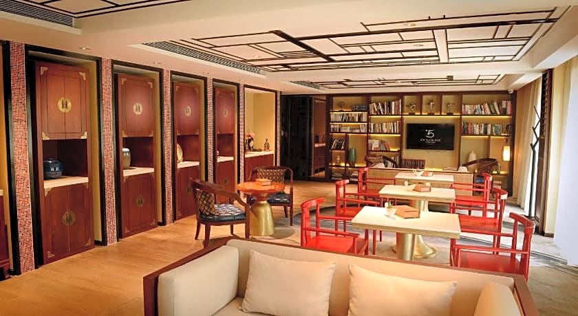 Ln Hotel Five