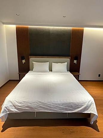27 Suite