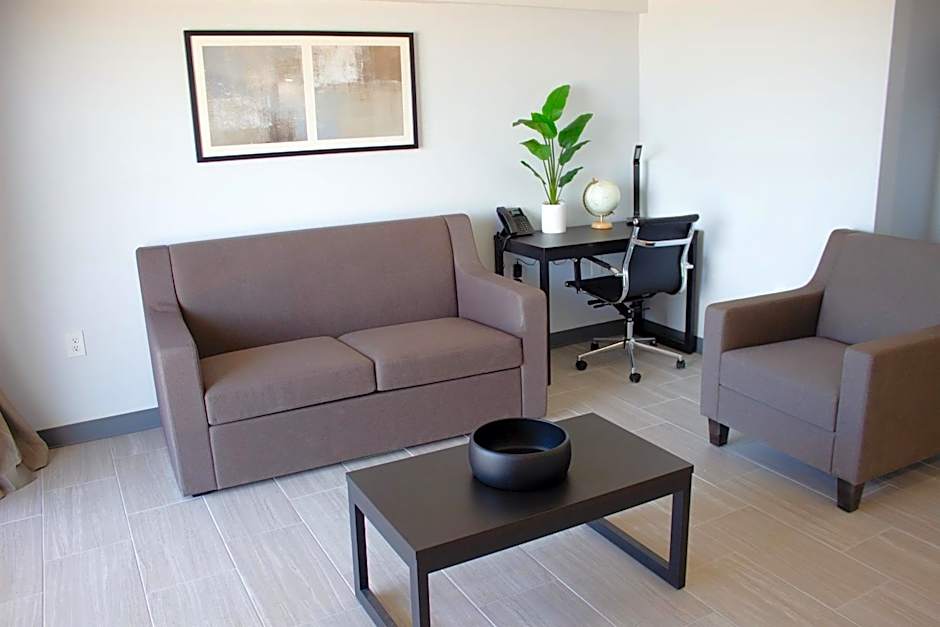 Sun & Sand Resort Oceanfront Suites