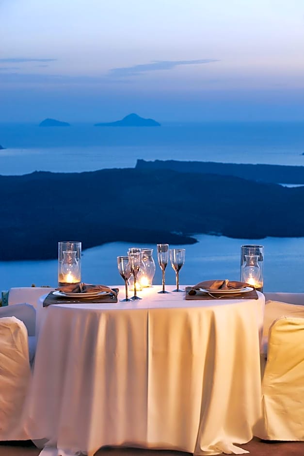 Dreams Luxury Suites