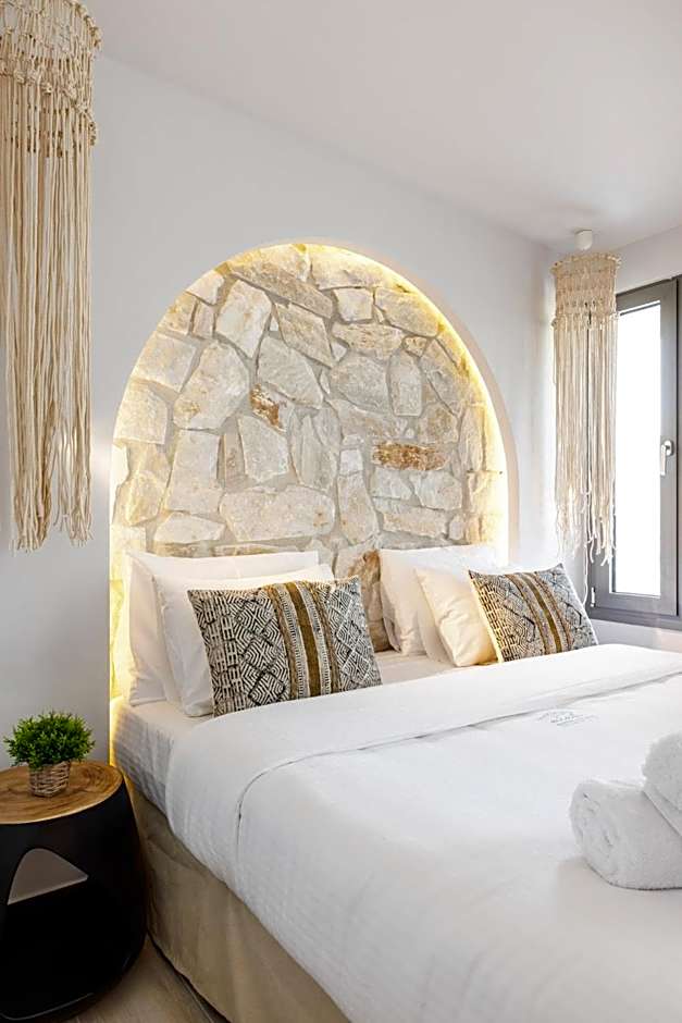 Amalthia Luxury Suites