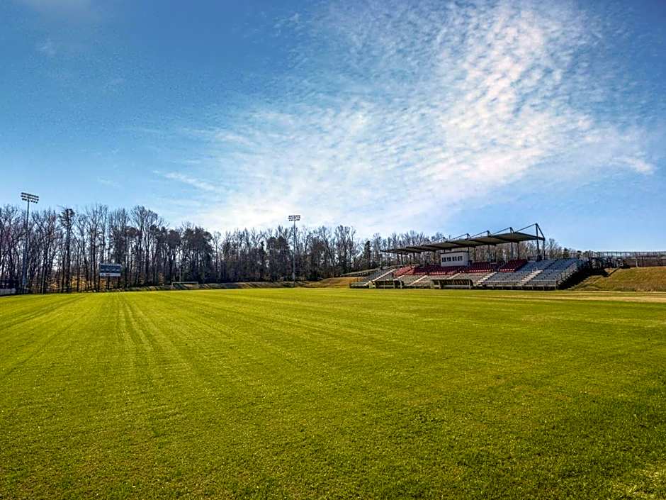 Holiday Inn Express & Suites Greensboro - (I-40 @ Wendover) By IHG