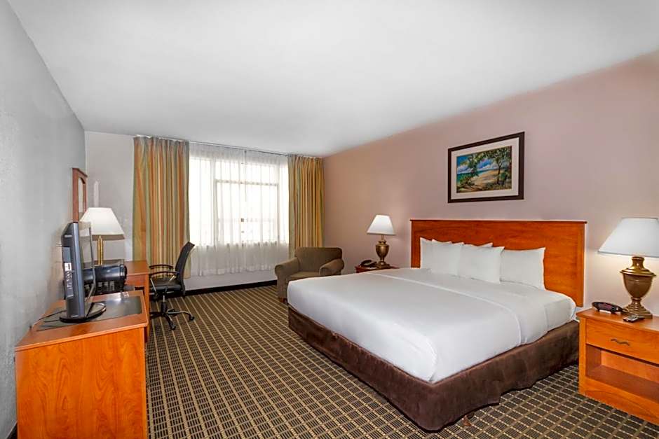 Clarion Inn & Suites Miami International Airport