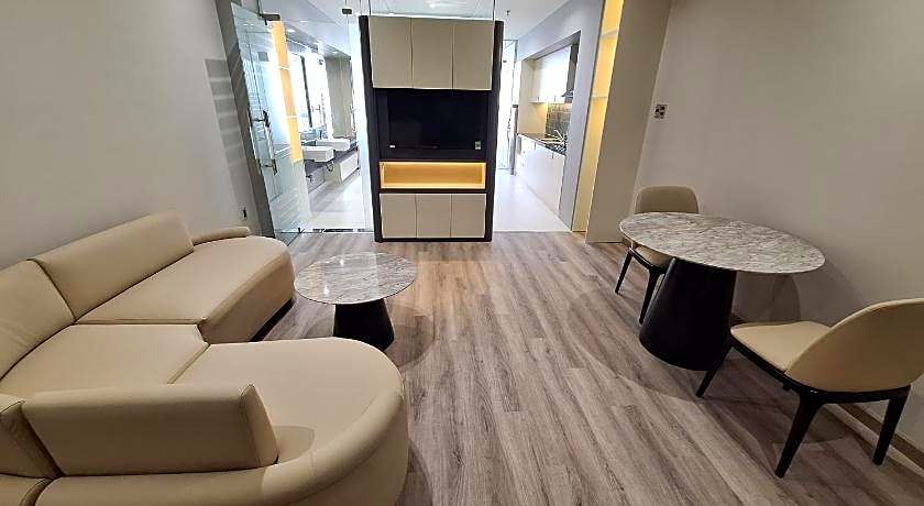 Lucky Residence Suites