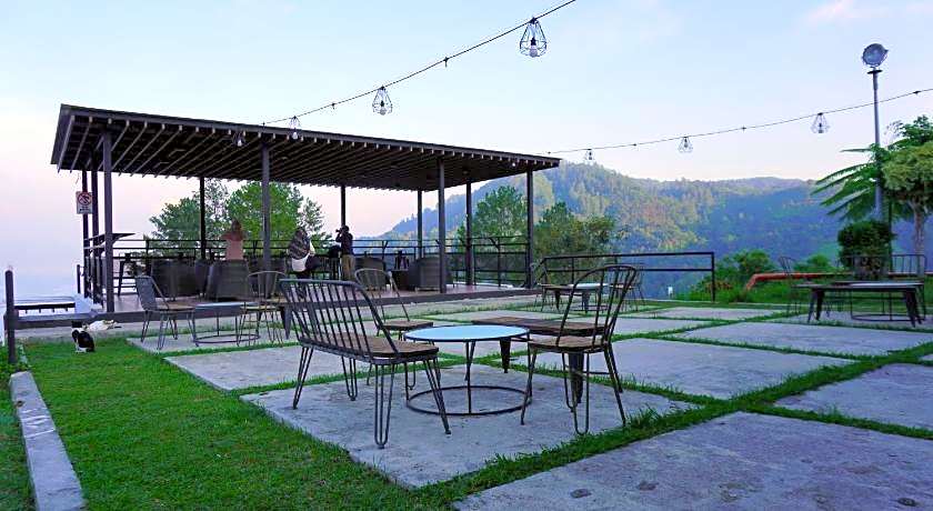 Hotel Patra Parapat