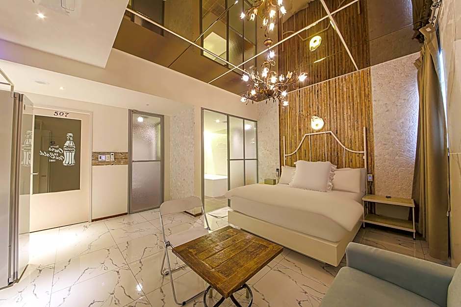February Hotel SeongSeo