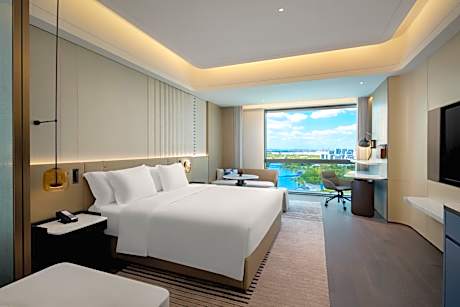 King Room with River View - Accessible