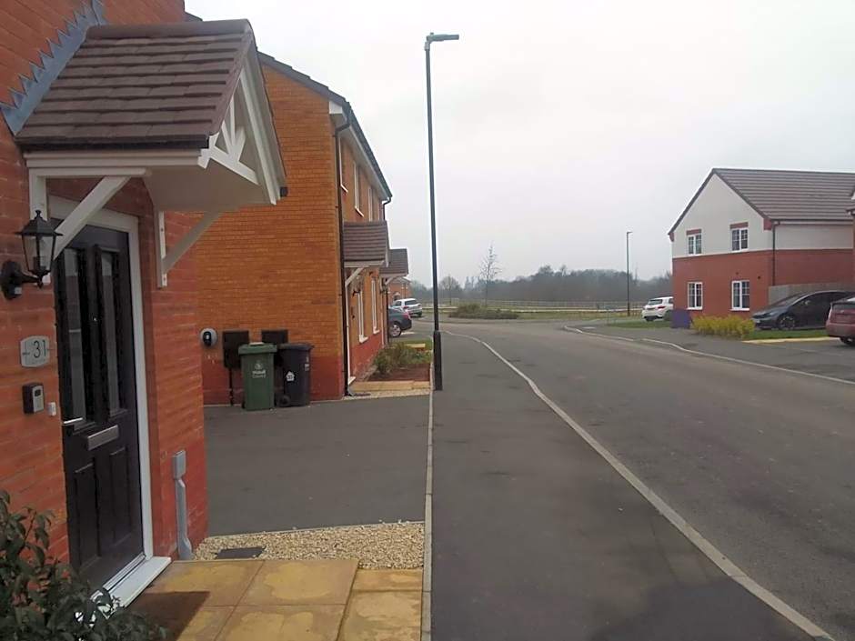 Cosy Stay in Walsall by Ideal Home