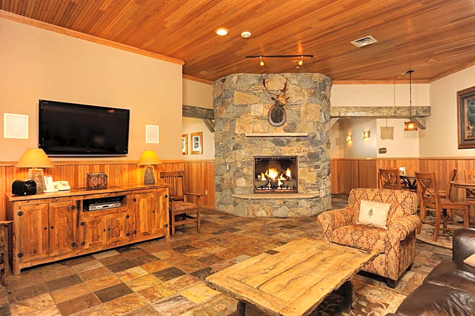 Jackpine & Black Bear Condominiums by Keystone Res
