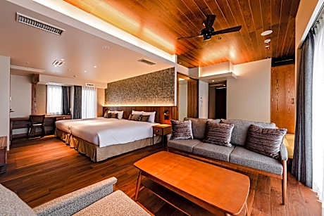 Suite Room with Balcony