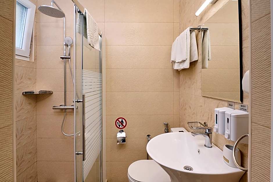 Art Green Boutique Hotel