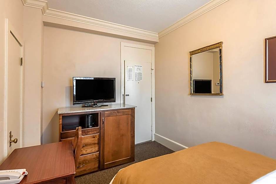 Hotel Bothwell Sedalia Central District, an Ascend Collection Hotel