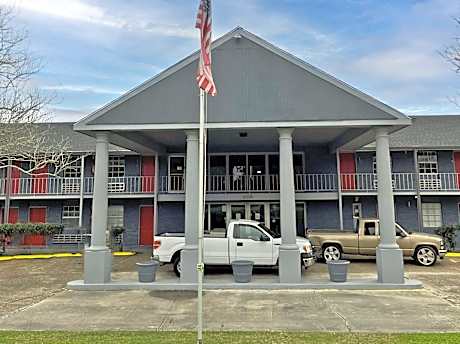 Red Carpet Inn - Houma
