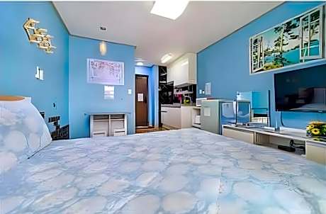 Sokcho Santorini Pension