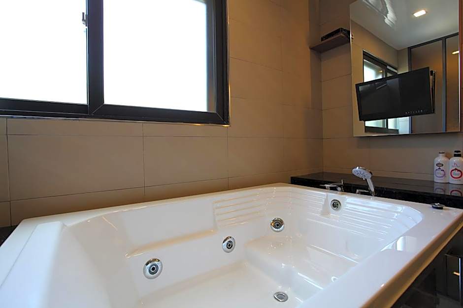 Drive in Hotel Tiamo