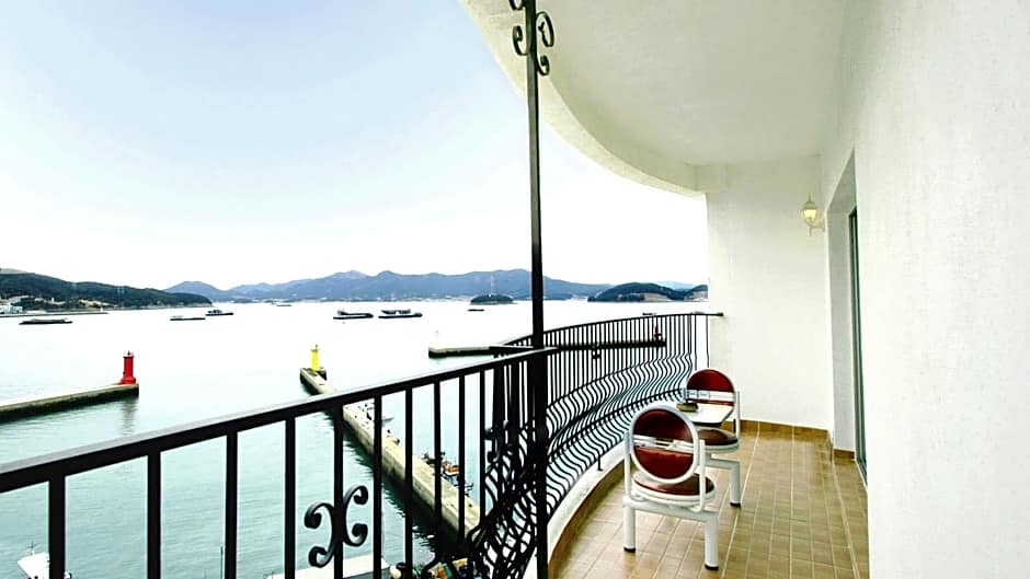 Tongyeong Bay Condo Hotel