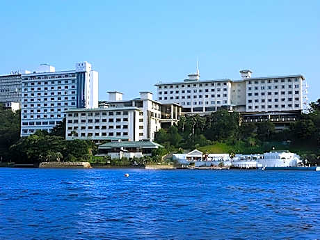 Toba Seaside Hotel