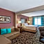 La Quinta Inn & Suites by Wyndham Fayetteville
