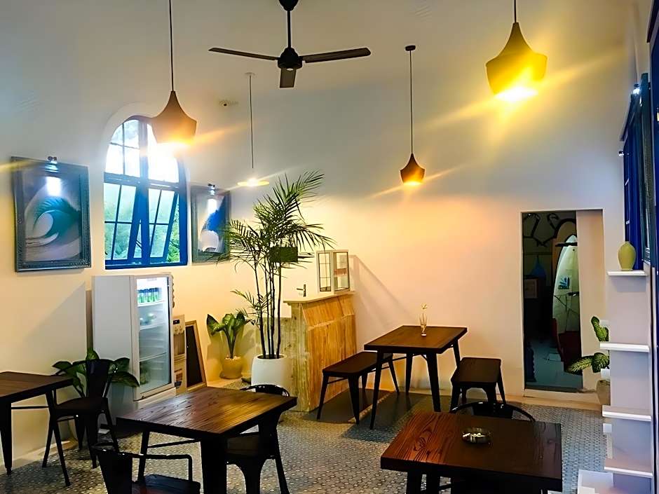 Bombora Surf Camp Hotel