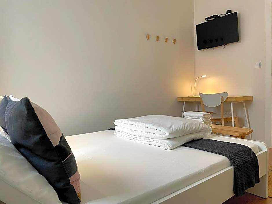 Zdjęcie 1 z 4 — Double Room with Private Bathroom