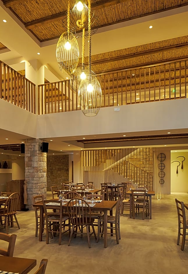 Melpo Antia Luxury Apartments & Suites