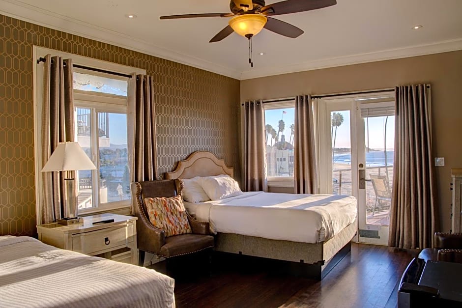 Casablanca Inn on The Beach
