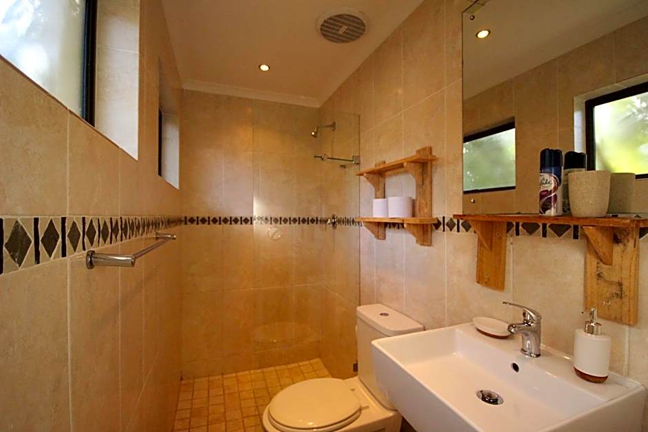 Saltycrax Backpackers