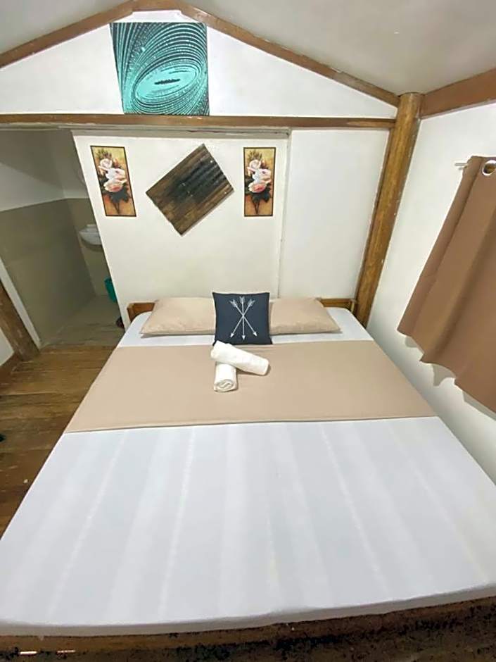 MiL's Hillside Tourist Inn