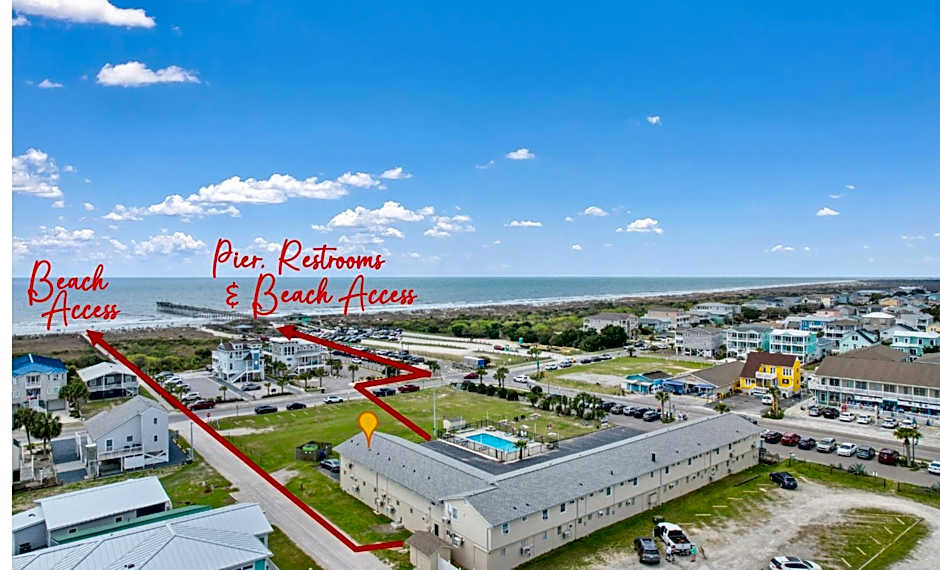 ON ISLAND Ocean View Beachy Studio in Campy 1970s Converted Motel