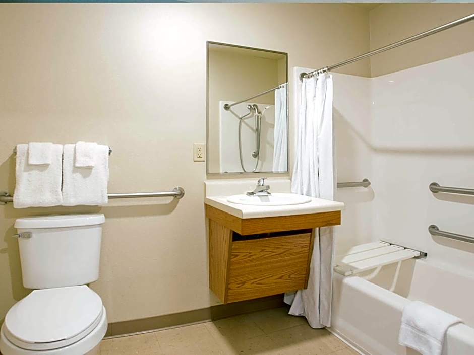 WoodSpring Suites Kansas City Lenexa