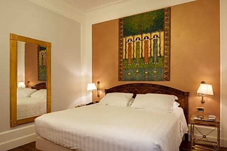 Apartment with Balcony - Separate Building