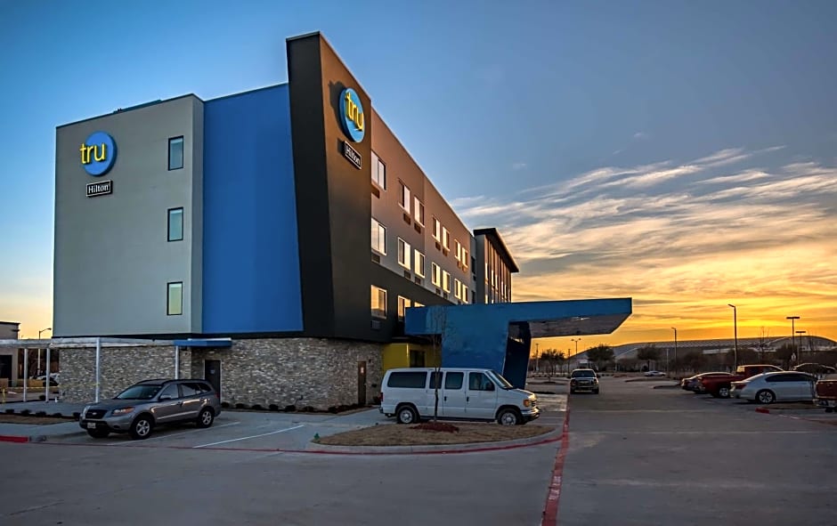Tru by Hilton Garland, TX