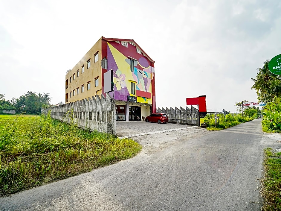 Collection O 91345 Myroom Hotel