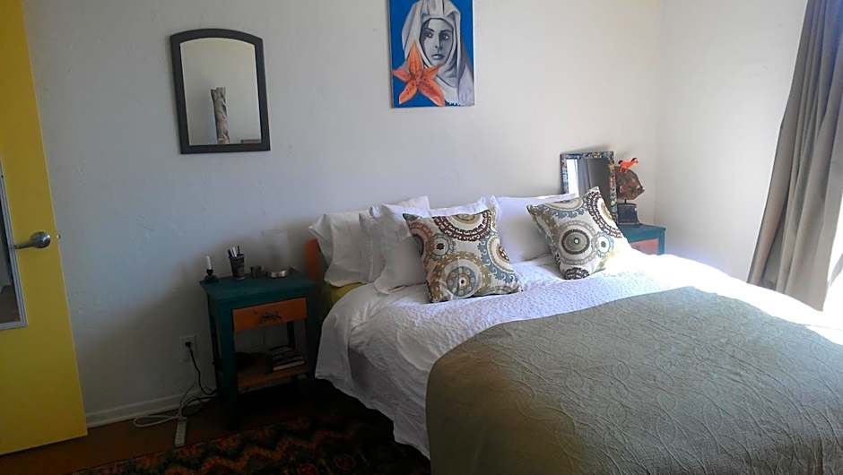 Ocean Front Vortex Female Hostel private rooms Free bikes