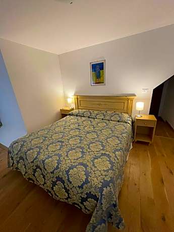 Double or Twin Room with Internal Private Bathroom