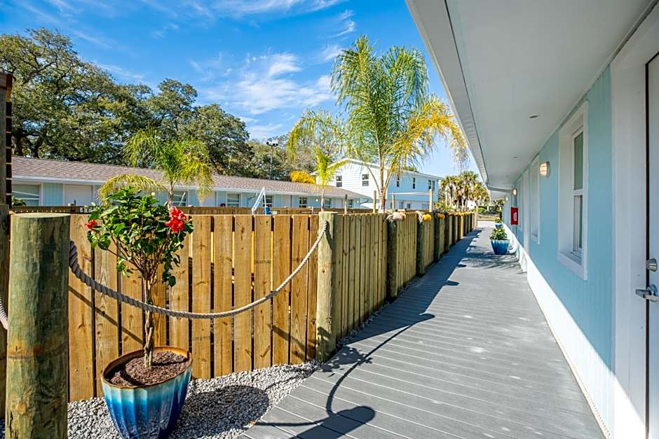 Salt Air Inn & Suites