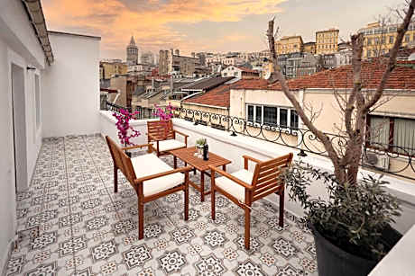 Selvese Suites, Serviced Living in Galata