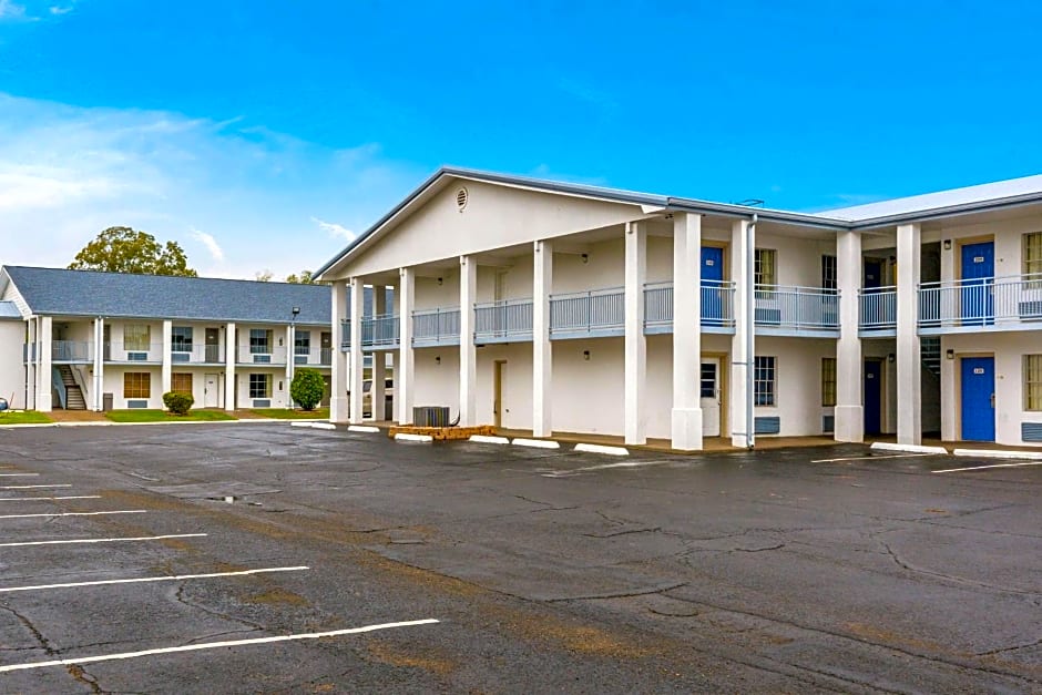 Motel 6 Alexandria - South