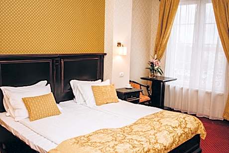 Twin Deluxe Room