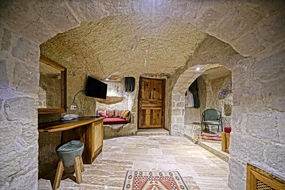 Vigneron Cave Hotel