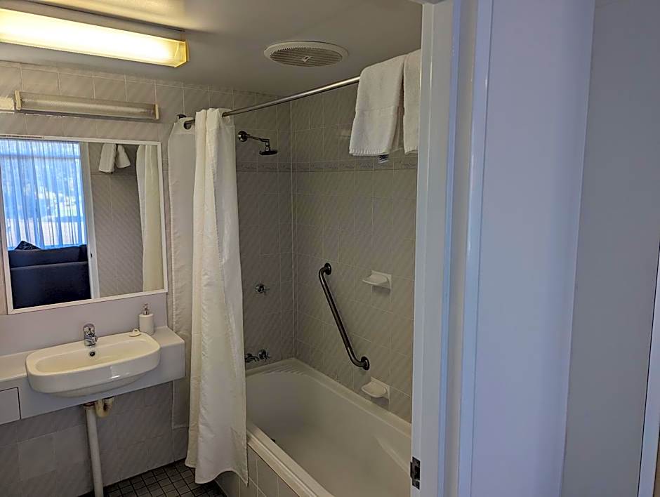 Haven Waters Motel & Apartments