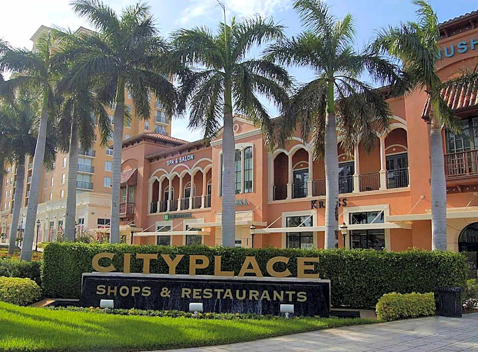 Hilton Palm Beach Airport