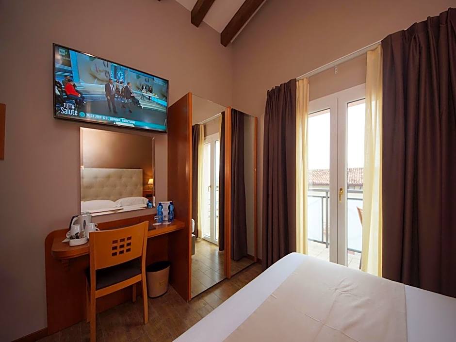 Hotel Clarin 14 by Dori