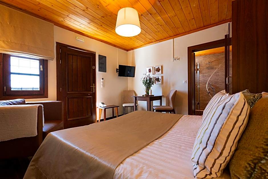 1822 Makrinitsa Suites