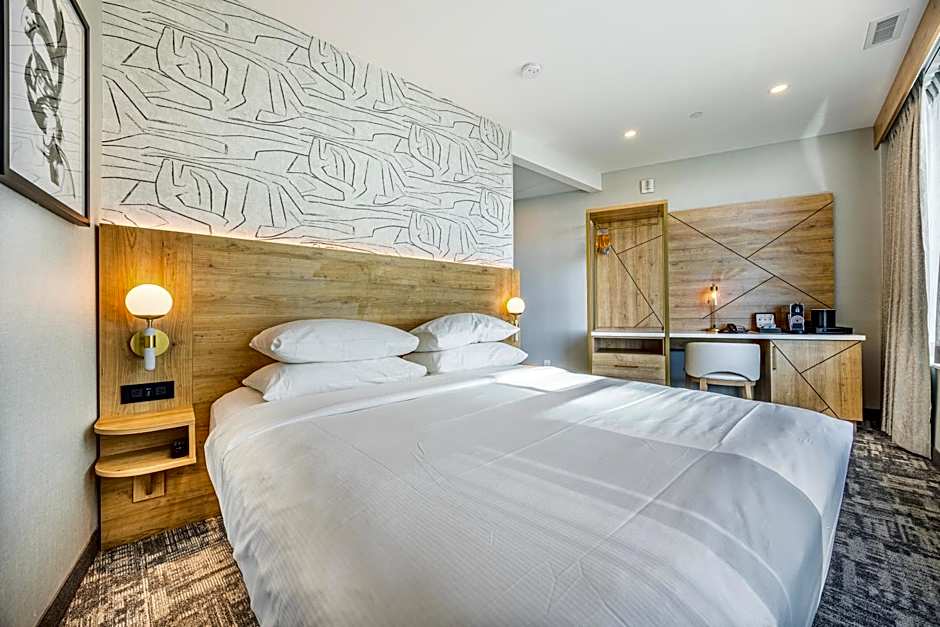 Tower Hotel at Fallsview