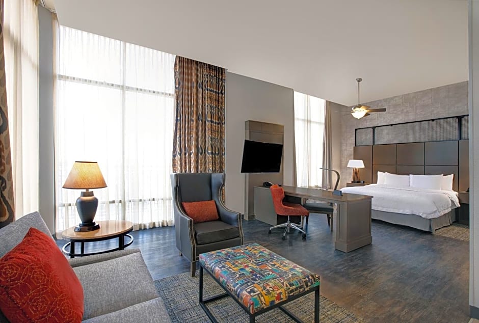 Hampton Inn and Suites Austin University Capitol