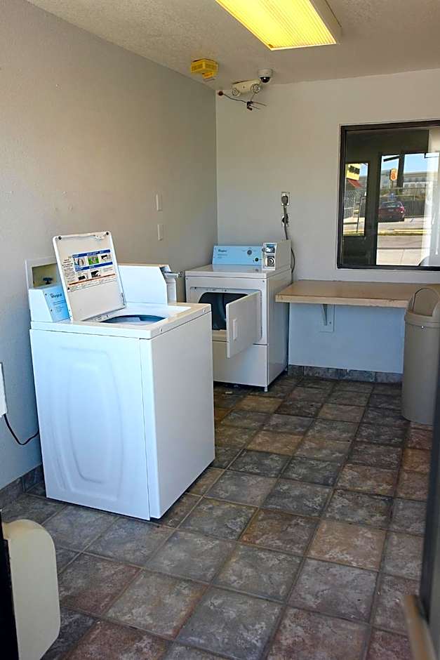 Motel 6 Hattiesburg, MS