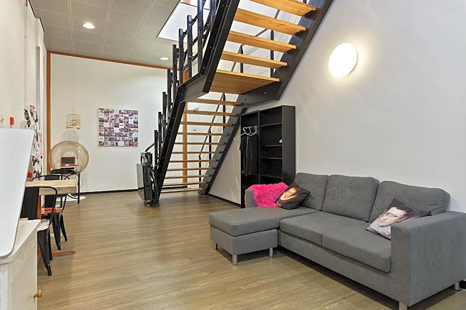 Hostelle - women only hostel Amsterdam